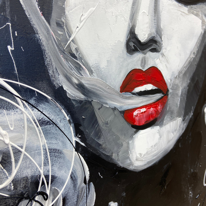 GLAMOUR IN MONOCHROME