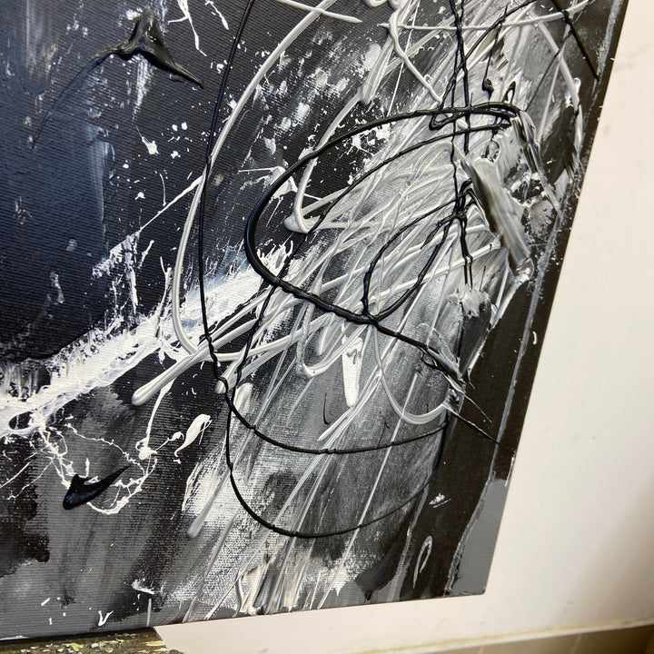 GLAMOUR IN MONOCHROME