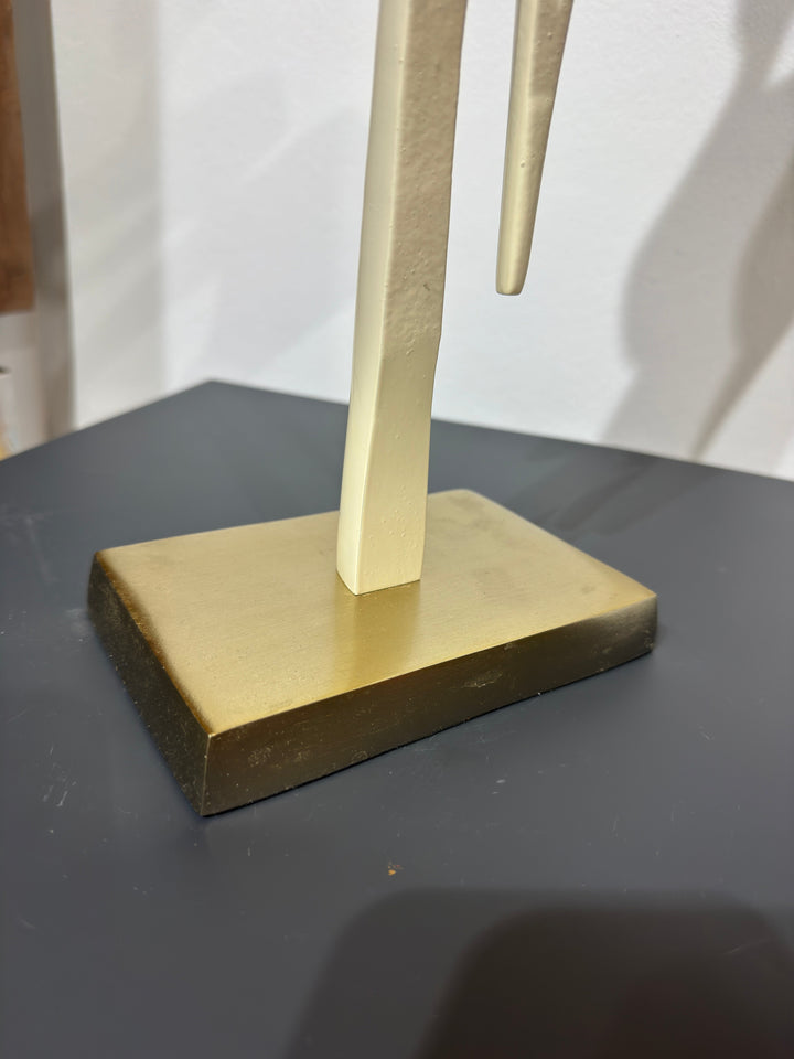 ECHO OF SPACE 22.8"x7.1"x3.9"