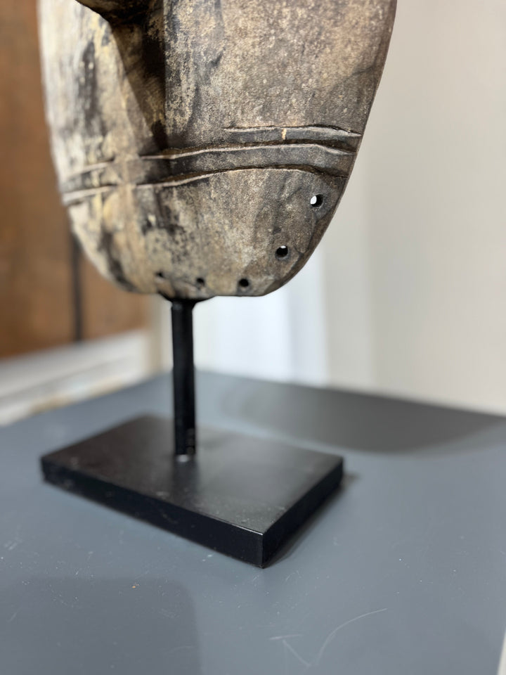 SILENT SEER 27.5"x11"