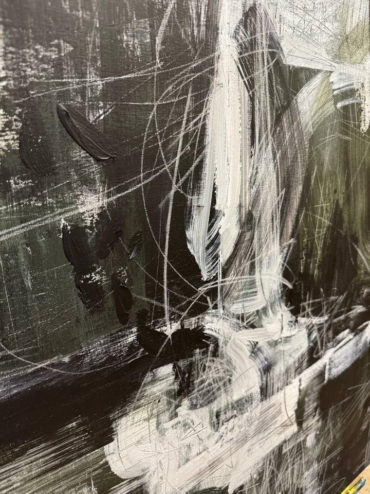 BLACK AND WHITE DYNAMIC 39.4"x31.5"