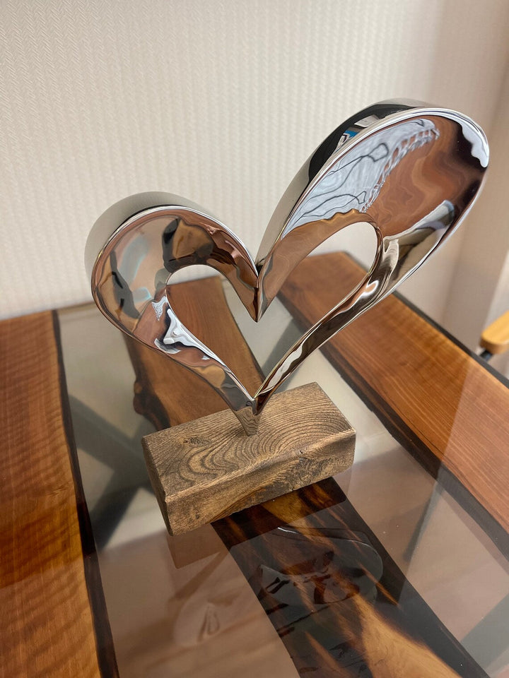 LOVING HEART 21.6"x15.7"