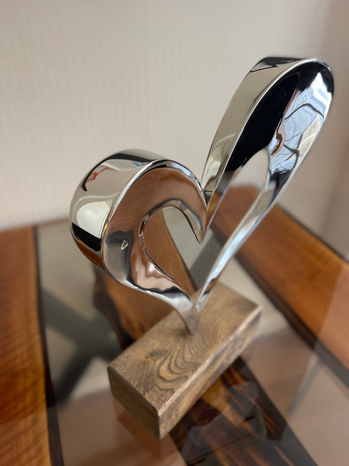 LOVING HEART 21.6"x15.7"